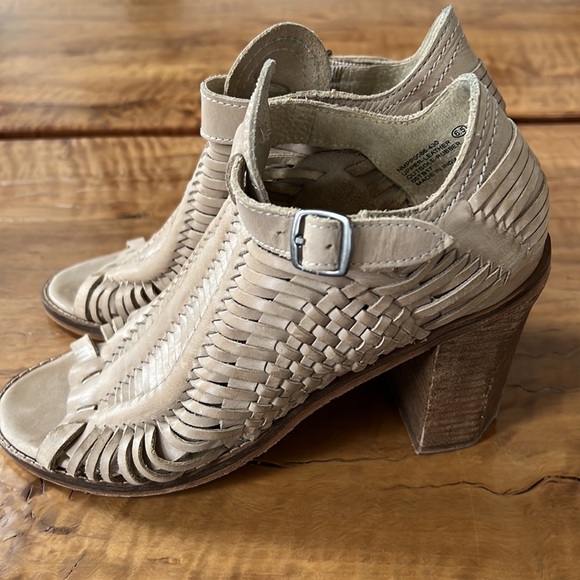 Naughty Monkey Woven Leather PeepToes - Picture 2 of 7